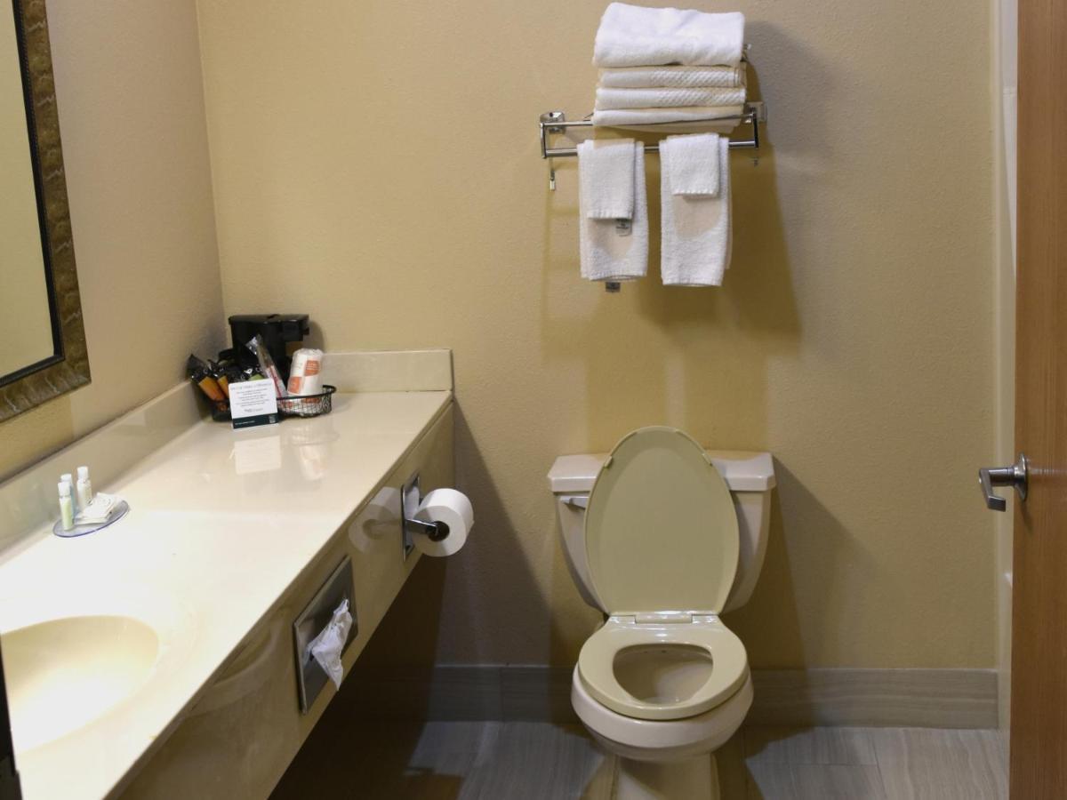 Quality Inn & Suites Brooks Louisville South Eksteriør bilde