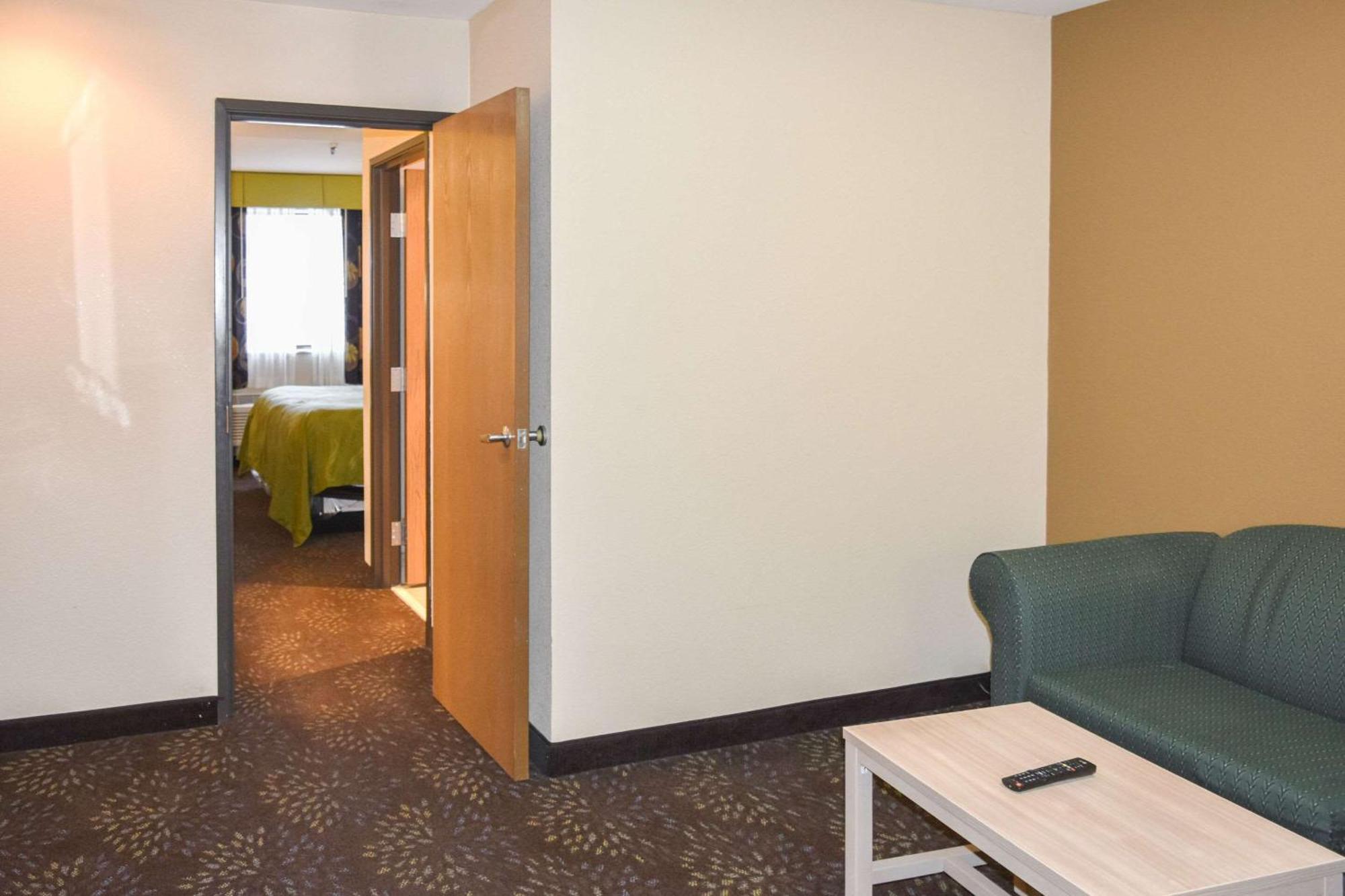 Quality Inn & Suites Brooks Louisville South Eksteriør bilde